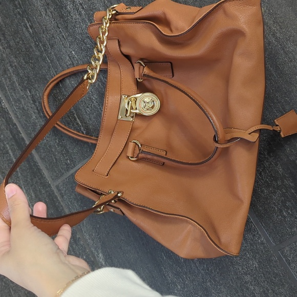 Michael kors purse - Picture 5 of 7